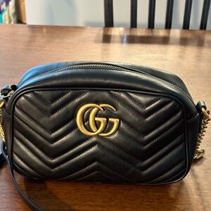 GG MARMONT SMALL SHOULDER BAG